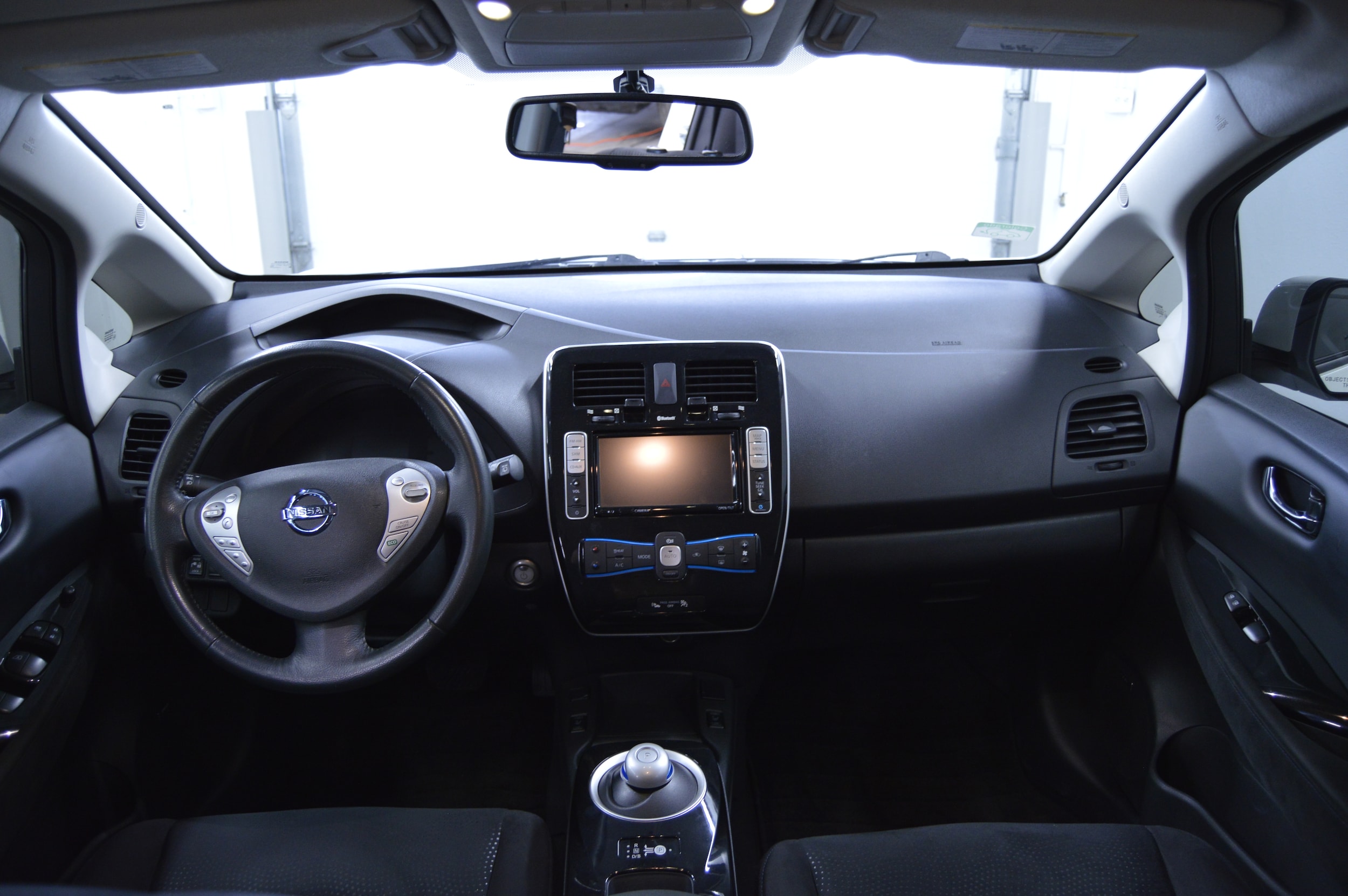 2016 Nissan LEAF SV - Photo 12