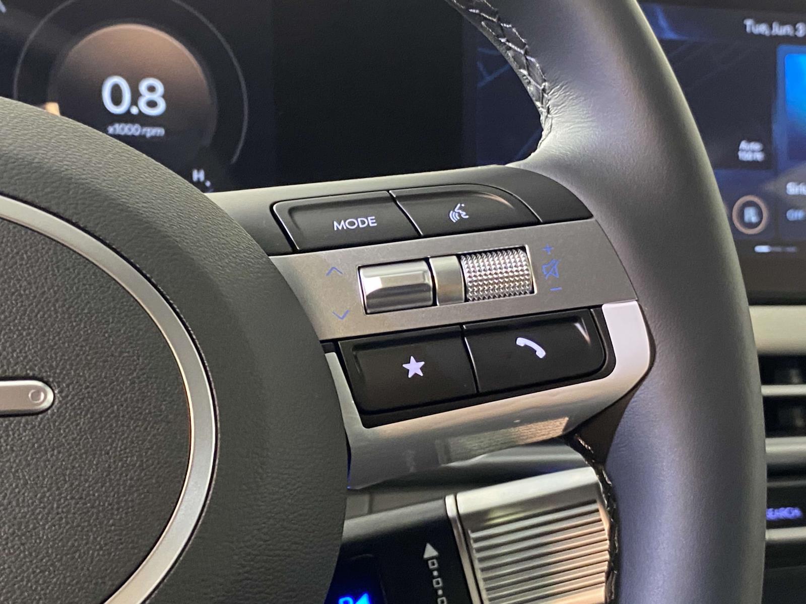 2025 Hyundai Tucson Limited - Photo 13