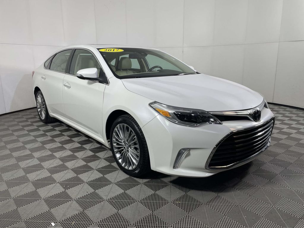 2017 Toyota Avalon Limited's photo