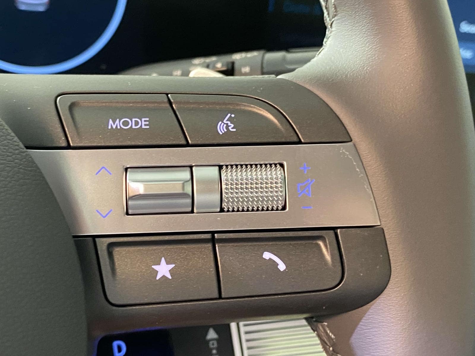 2025 Hyundai Kona SEL Convenience - Photo 17