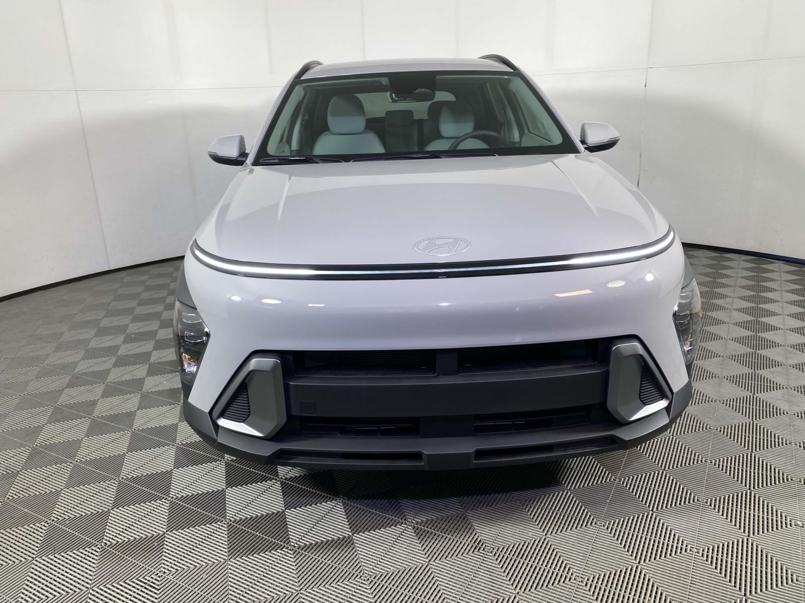 2025 Hyundai Kona SEL photo 2
