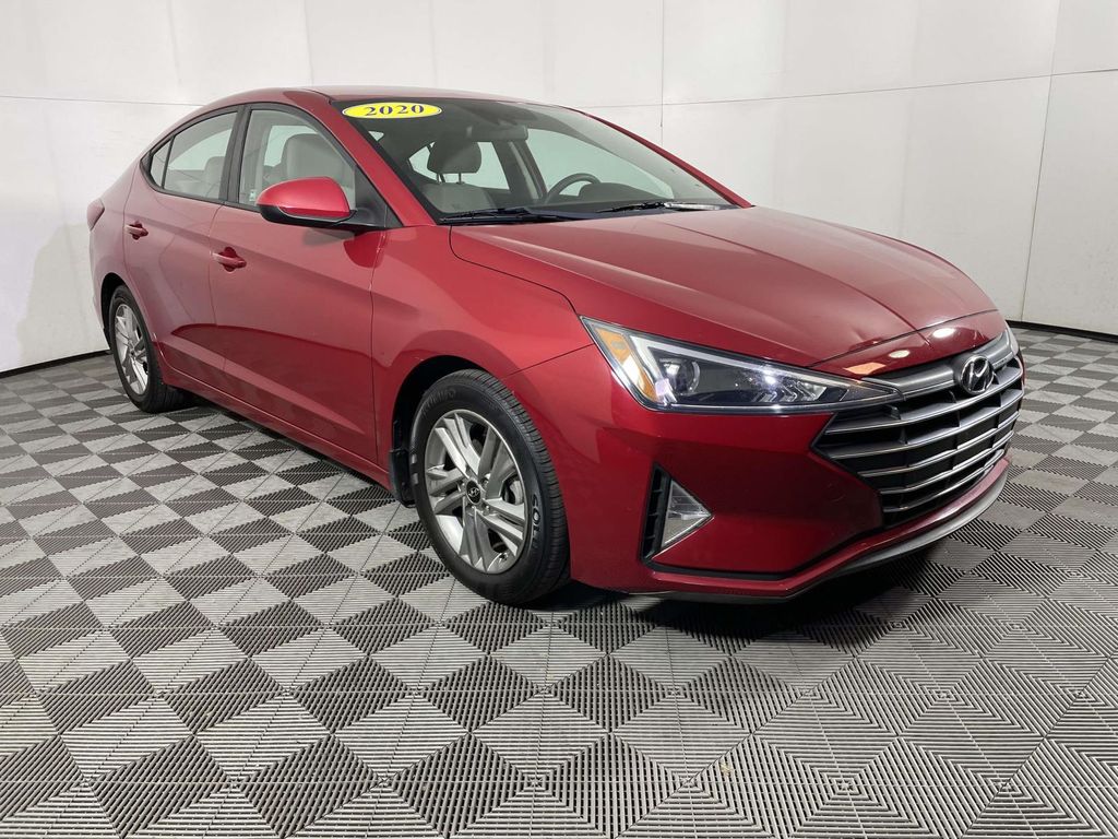 2020 Hyundai Elantra SEL's photo