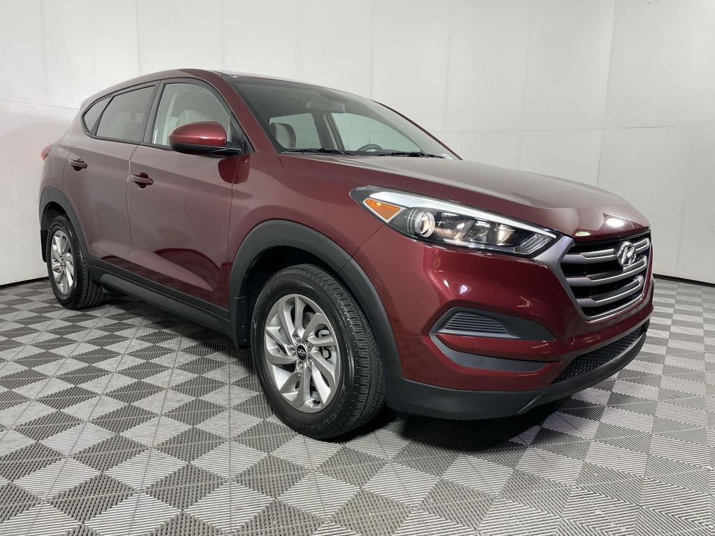 2016 Hyundai Tucson SE w/Beige Interior