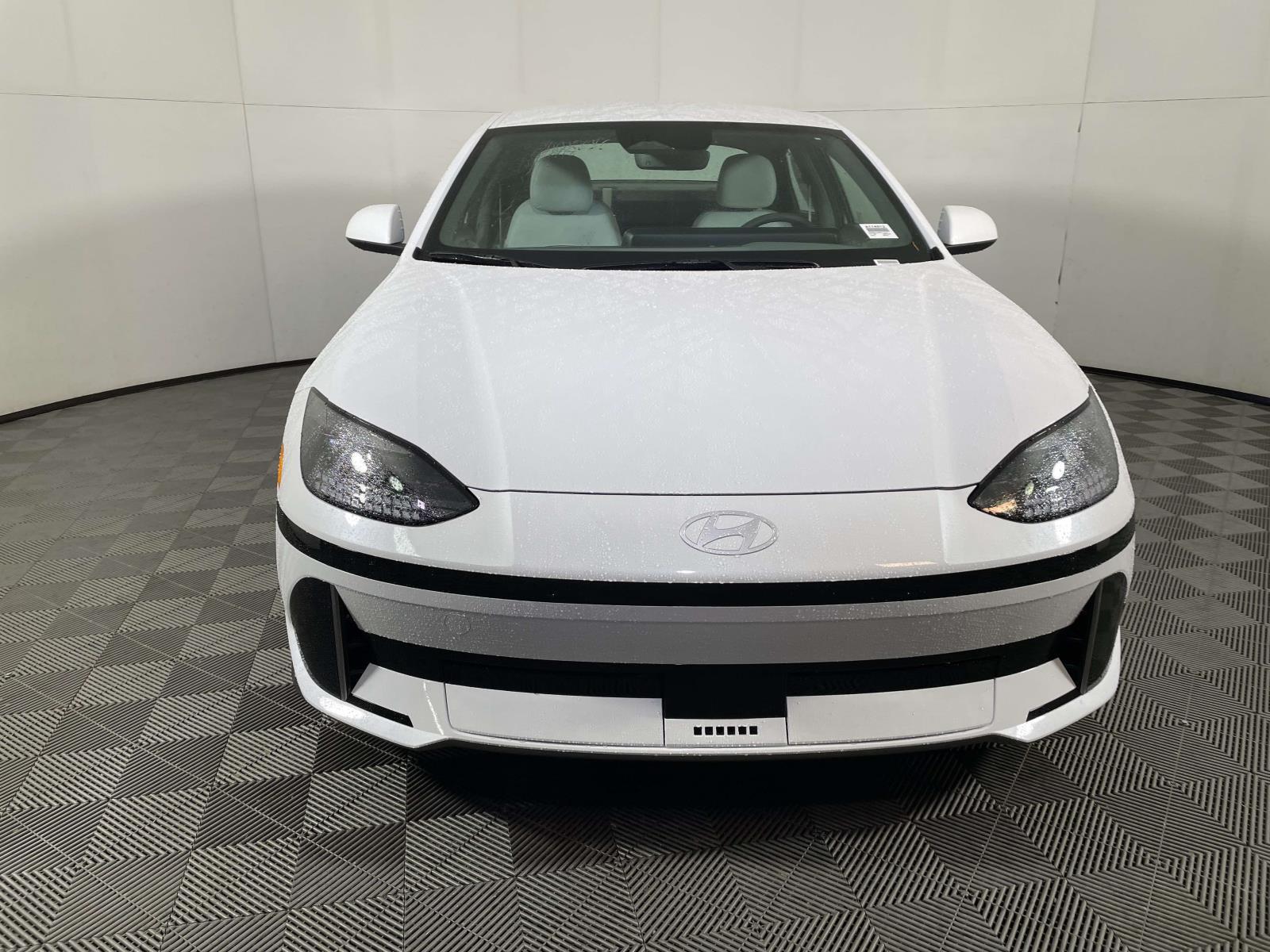 2025 Hyundai Ioniq 6 SEL photo 2