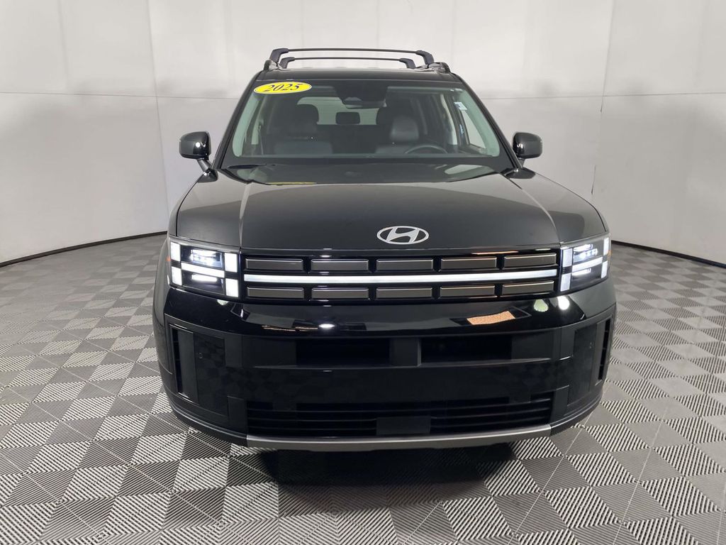 2025 Hyundai Santa Fe SEL photo 2