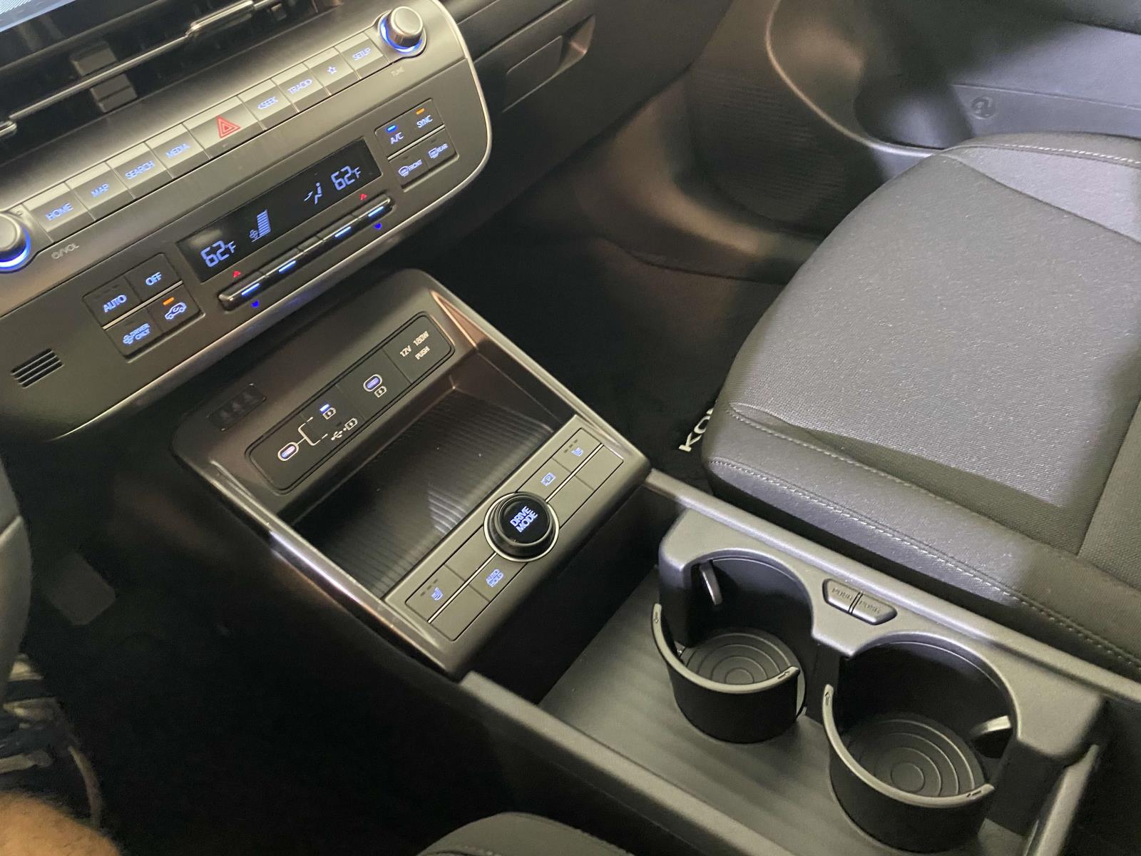 2025 Hyundai Kona EV SEL - Photo 20