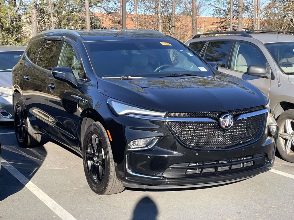 2024 Buick Enclave Essence's photo