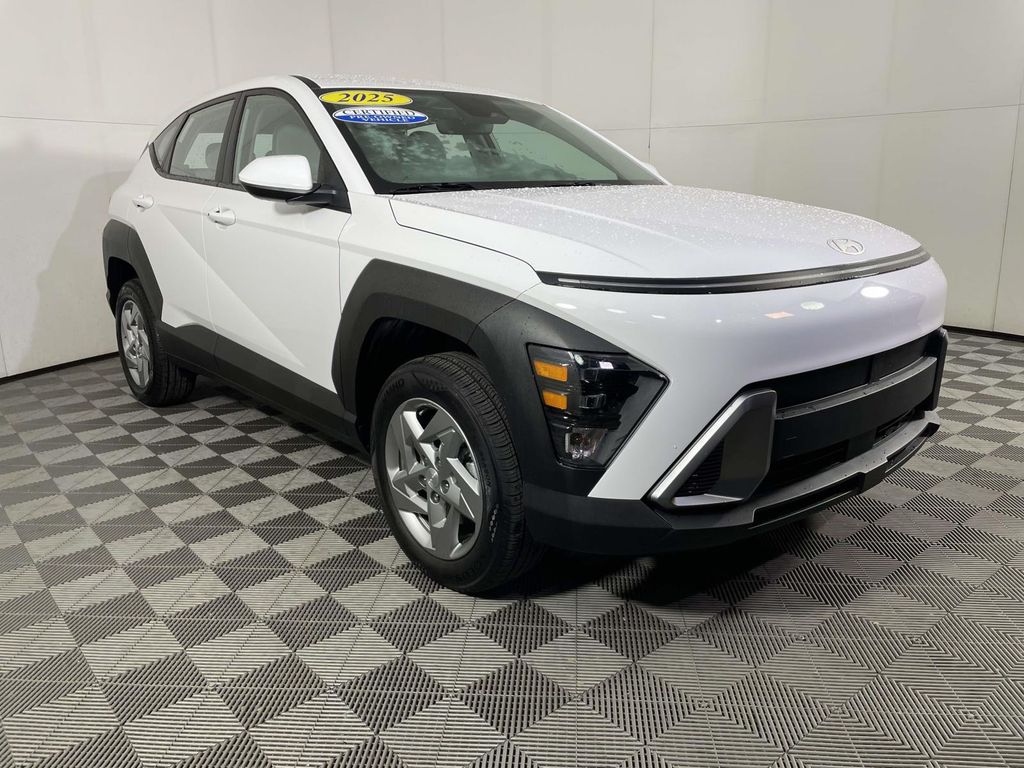 2025 Hyundai Kona SE's photo