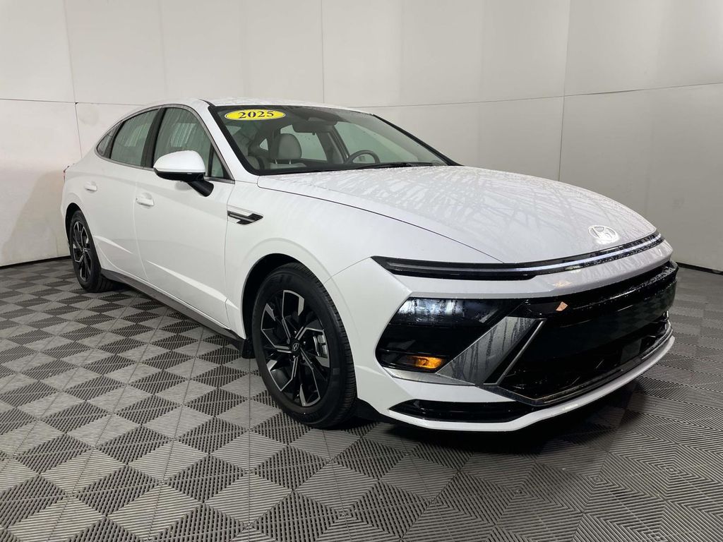 2025 Hyundai Sonata SEL's photo