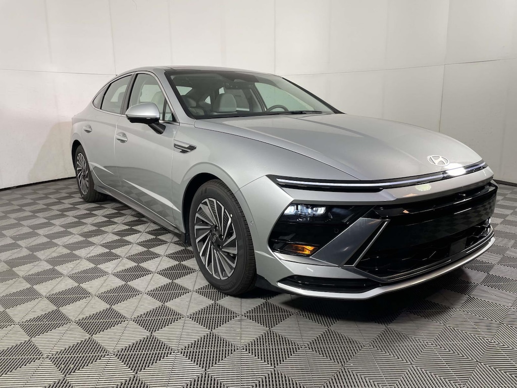 New 2025 Hyundai Sonata Hybrid Limited Sedan