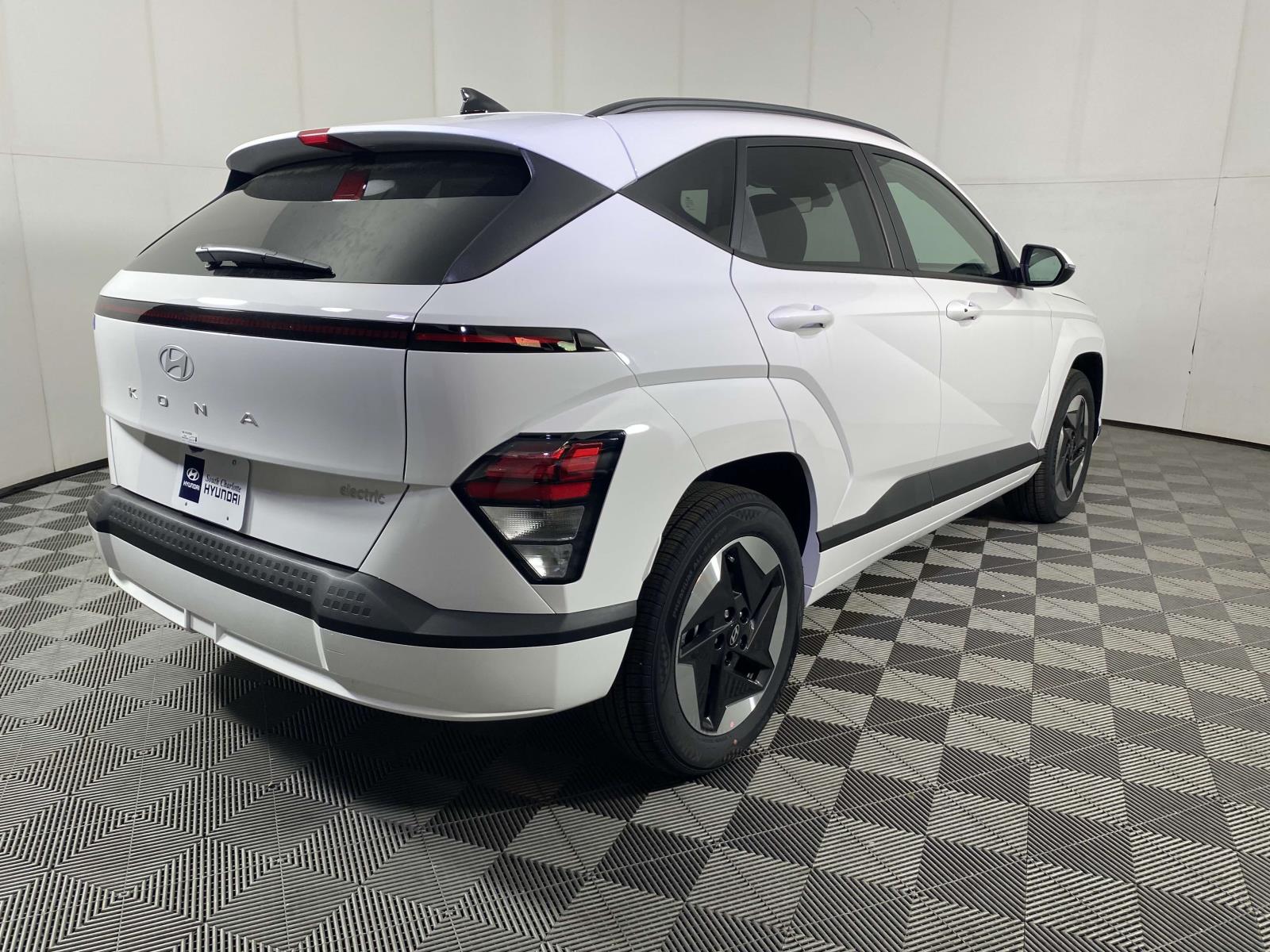 2025 Hyundai Kona EV SEL - Photo 7