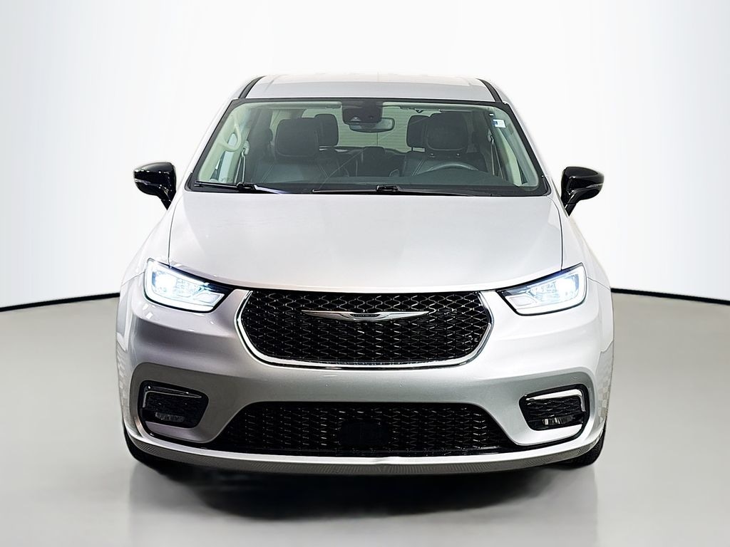 Used 2024 Chrysler Pacifica Touring L Van Passenger Van