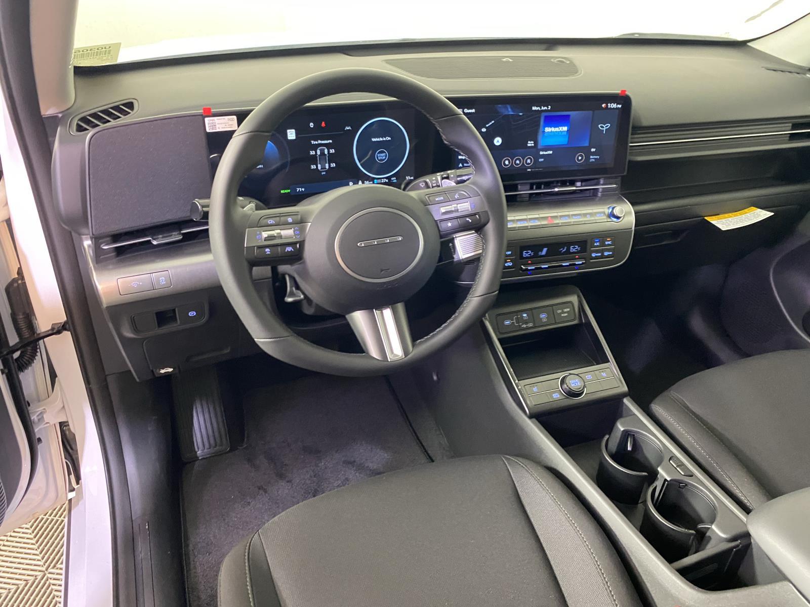 2025 Hyundai Kona EV SEL - Photo 8