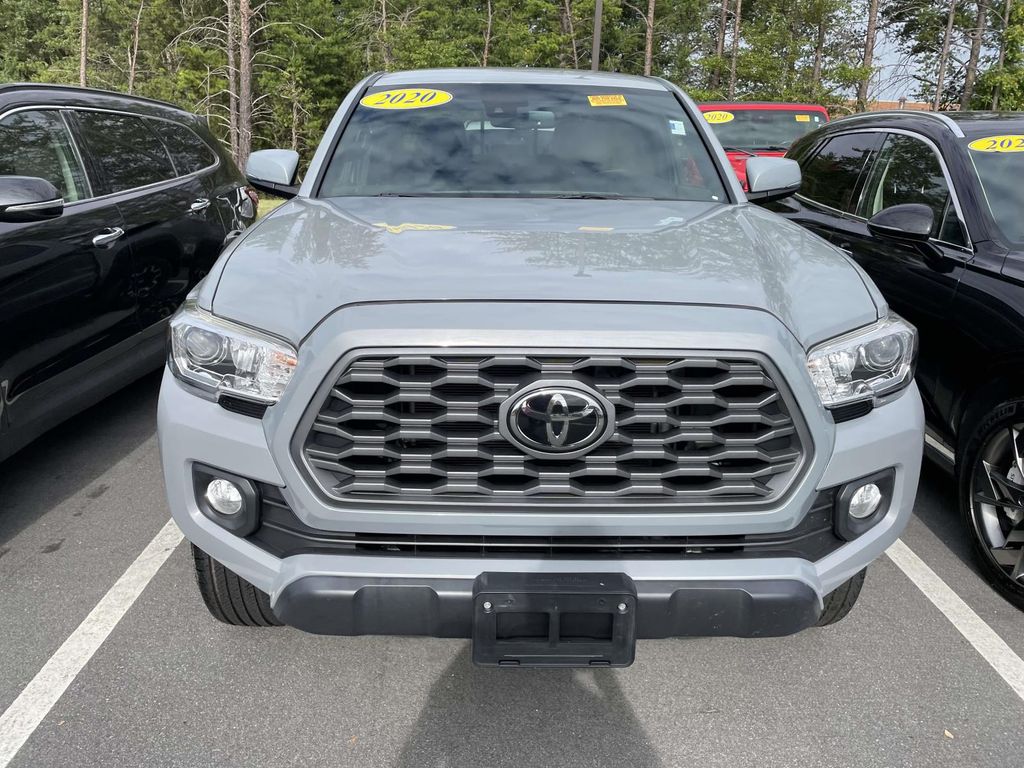 2020 Toyota Tacoma SR5 photo 2