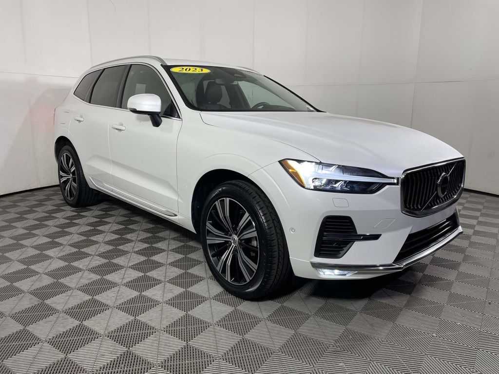 2023 Volvo XC60 Plus