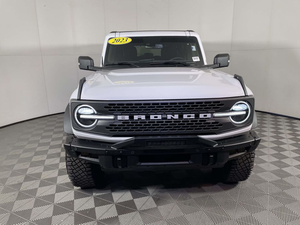 2023 Ford Bronco Badlands photo 2