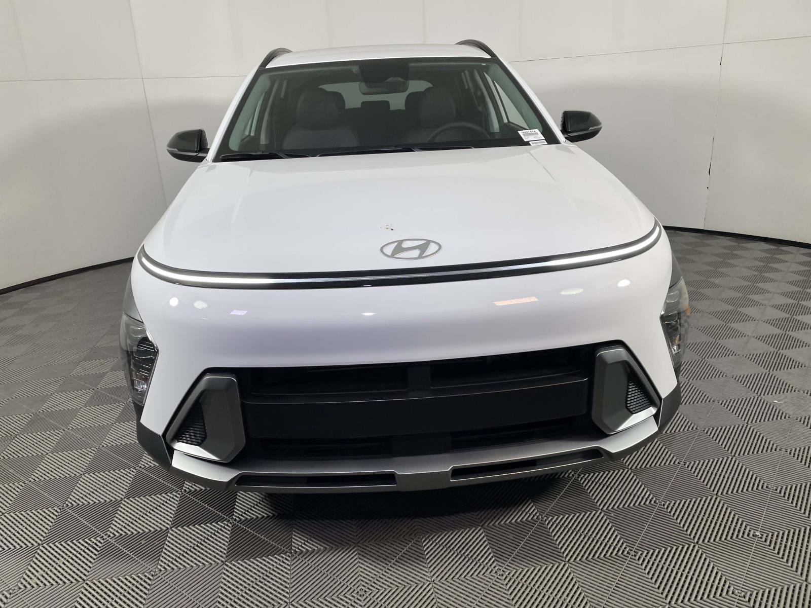 2026 Hyundai Kona SEL photo 2