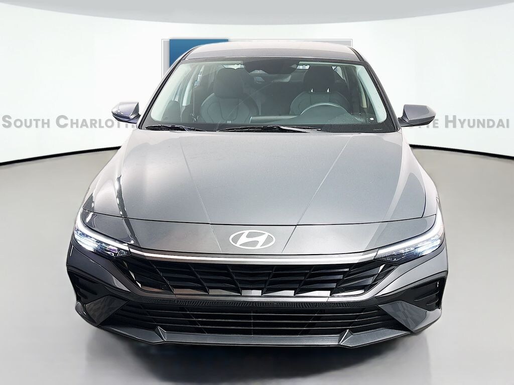 Certified 2025 Hyundai Elantra SE Sedan
