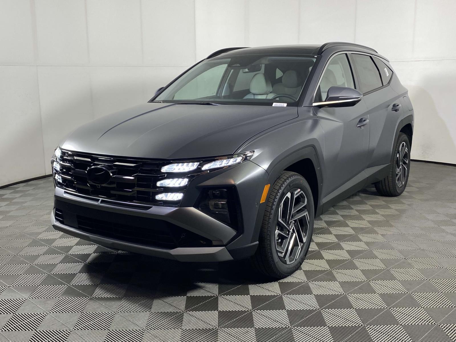 2025 Hyundai Tucson Limited - Photo 3