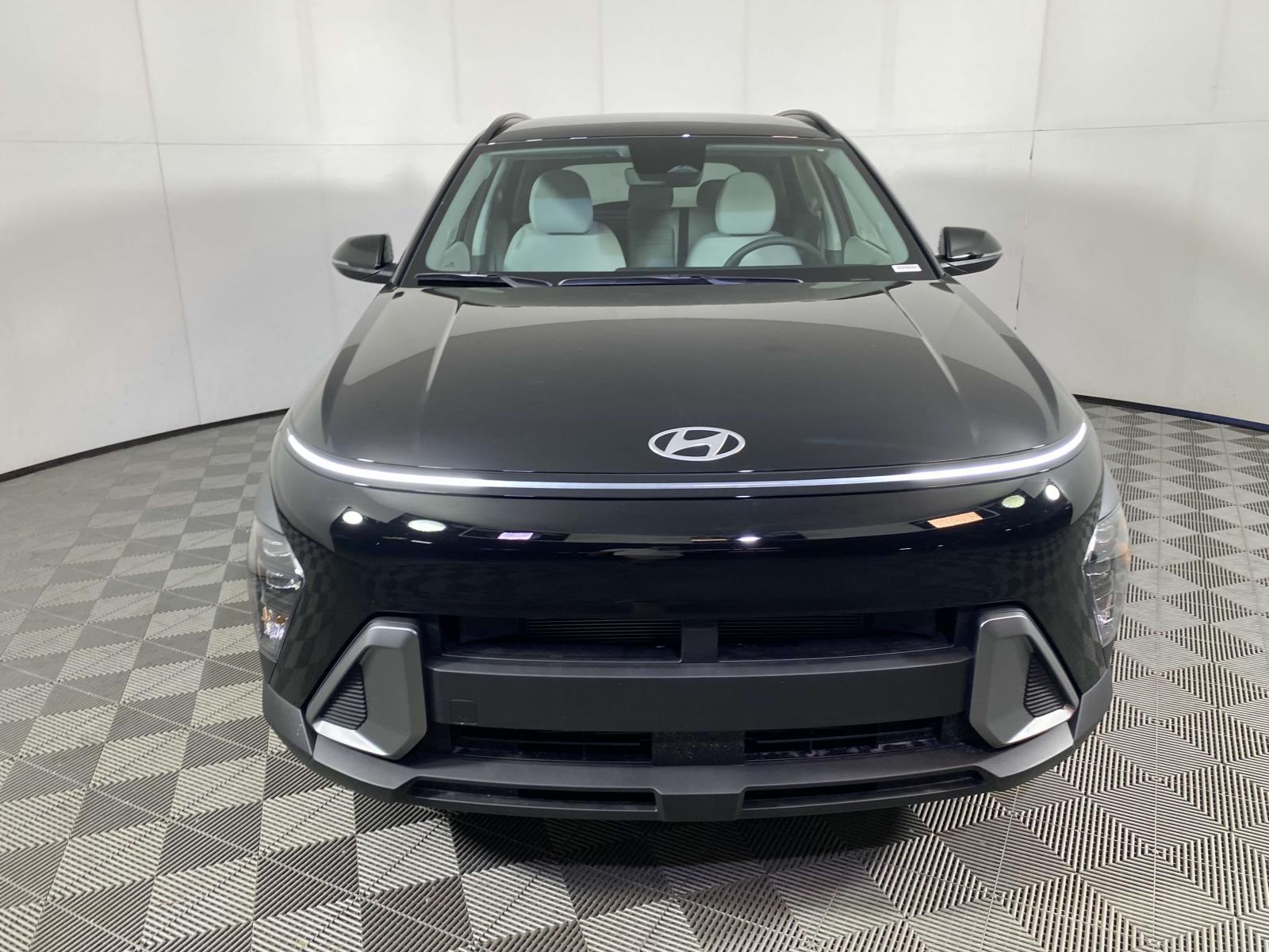 2026 Hyundai Kona SEL photo 2