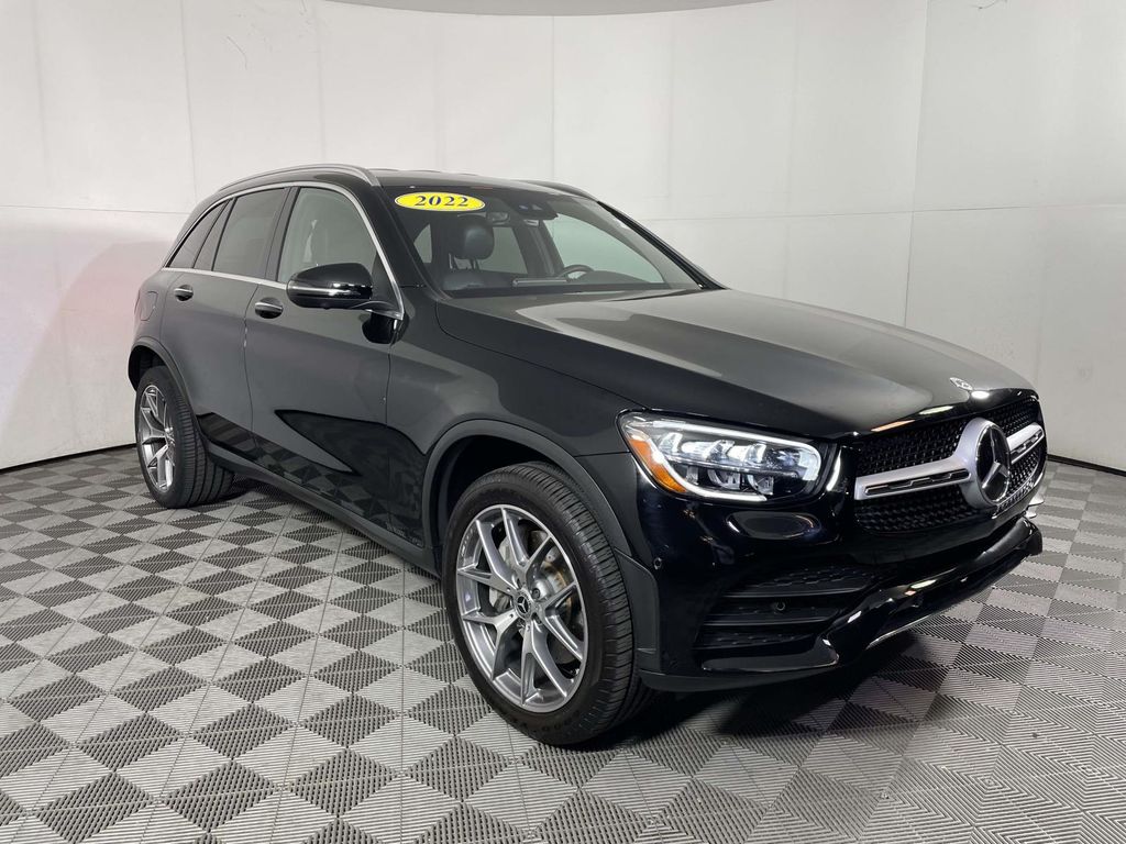 2022 Mercedes-Benz GLC GLC300's photo