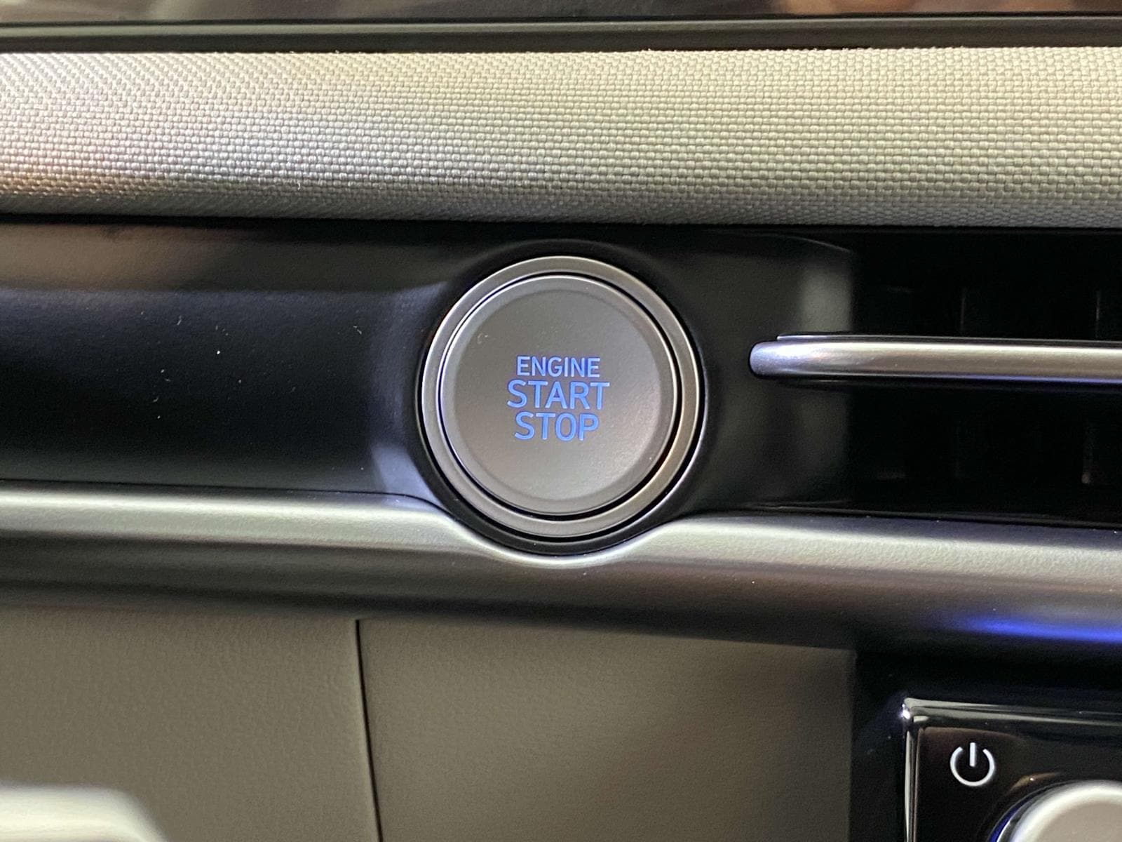 2025 Hyundai Tucson Limited - Photo 16