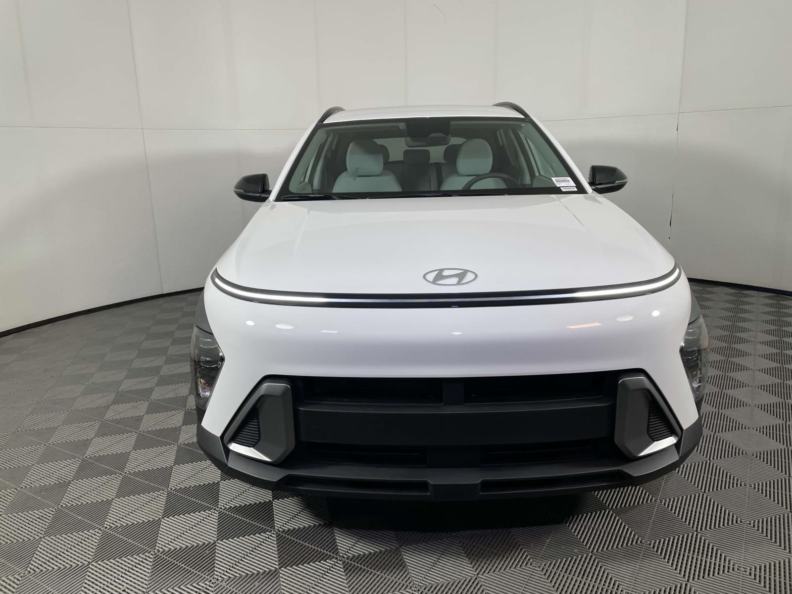 2026 Hyundai Kona SEL photo 2