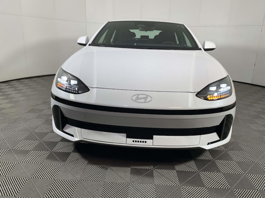 New 2025 Hyundai IONIQ 6 SE Sedan