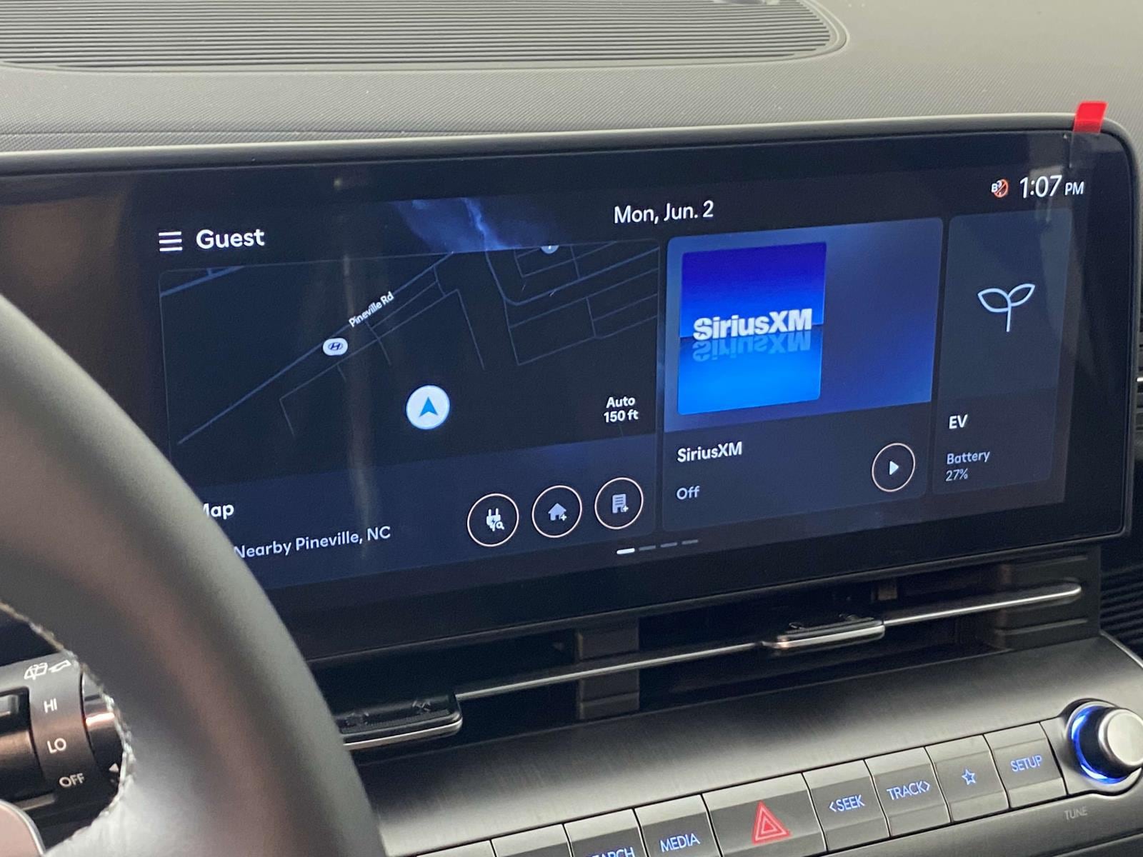 2025 Hyundai Kona EV SEL - Photo 17