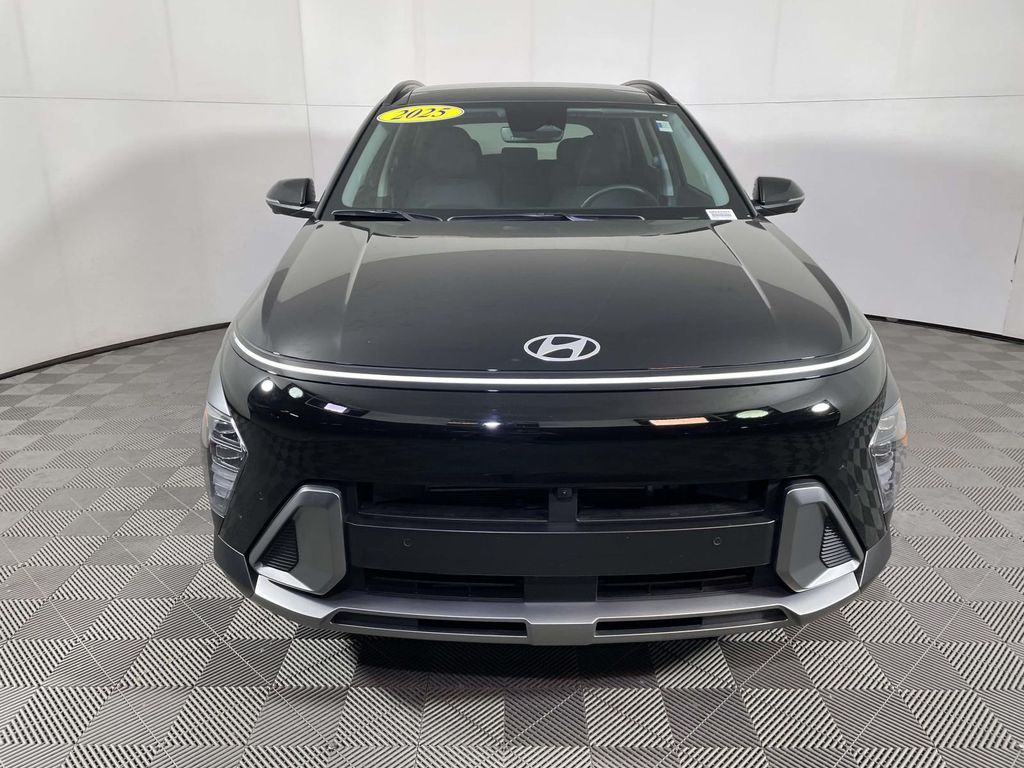 2025 Hyundai Kona Limited photo 2
