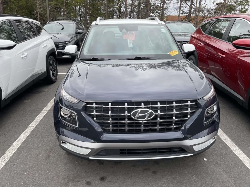 Used 2022 Hyundai Venue Limited SUV