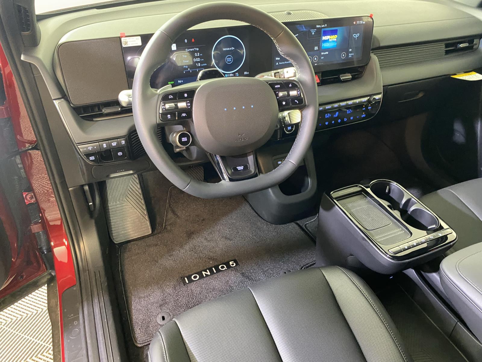 2025 Hyundai IONIQ 5 XRT - Photo 8