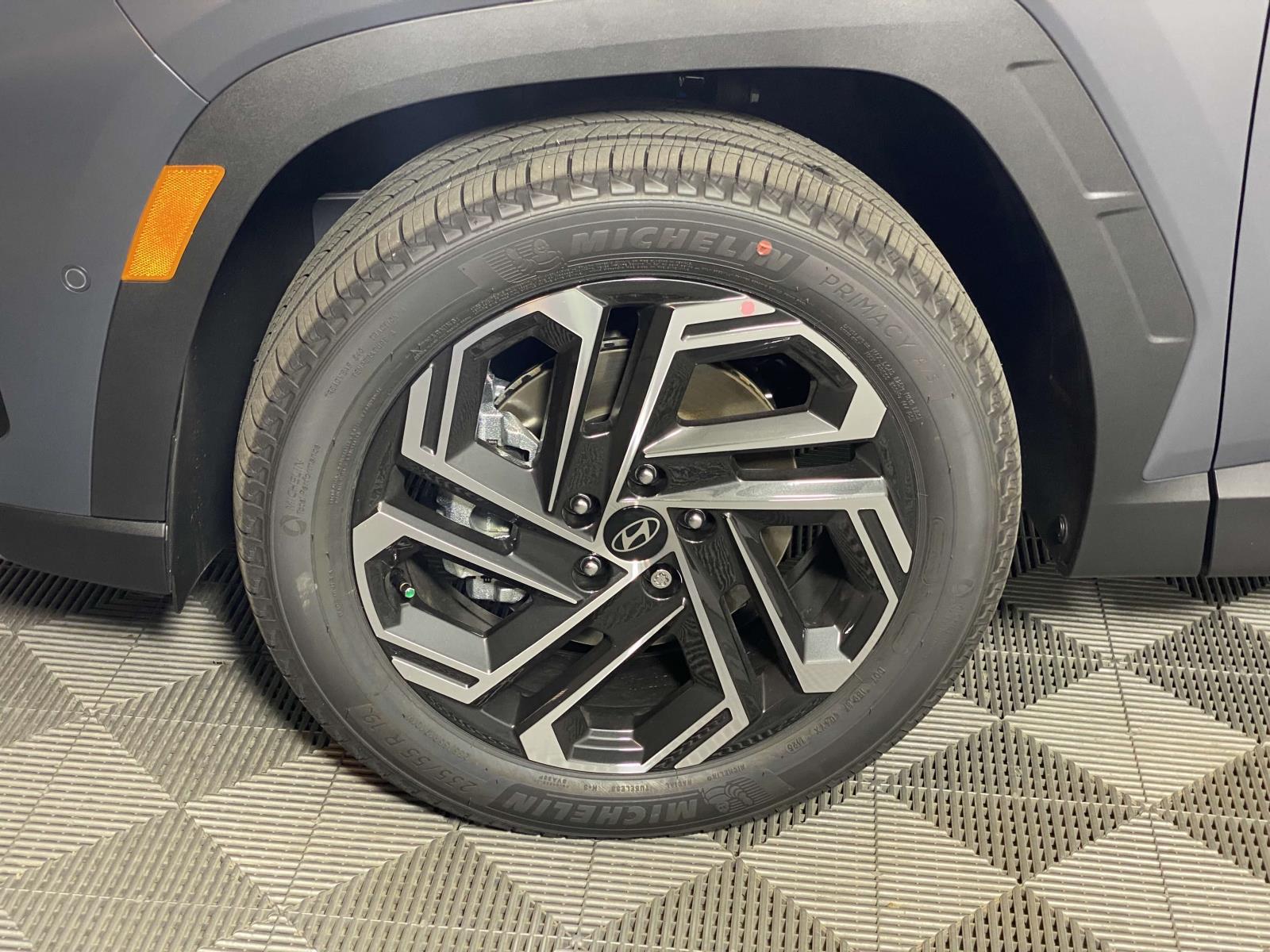 2025 Hyundai Tucson Limited - Photo 4