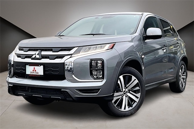 2025 Mitsubishi Outlander Sport ES's photo