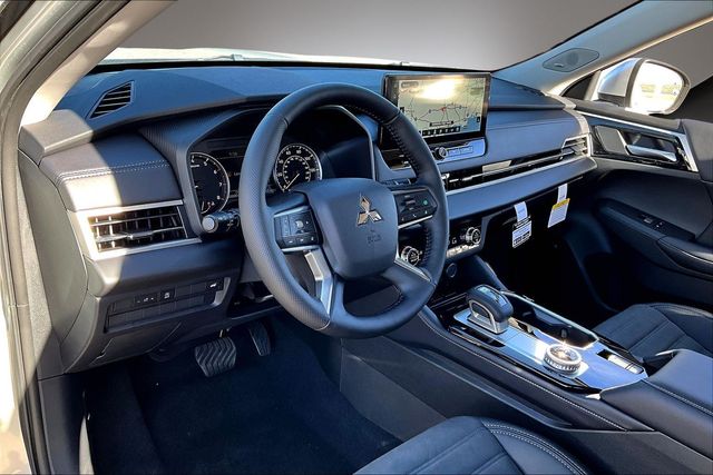 2026 Mitsubishi Outlander SE - Photo 7