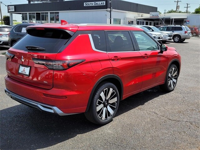 2025 Mitsubishi Outlander SEL photo 4