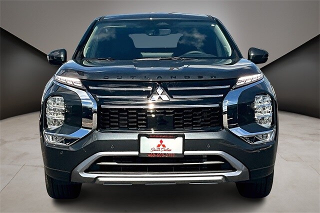 2025 Mitsubishi Outlander SE photo 3