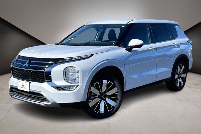 2026 Mitsubishi Outlander SE FWD's photo