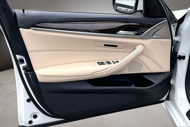 2017 BMW 5 Series 530i - Photo 17