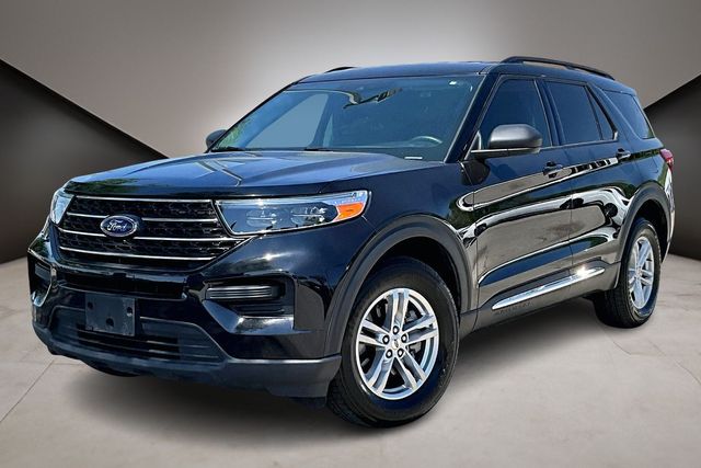 2023 Ford Explorer XLT 4WD's photo