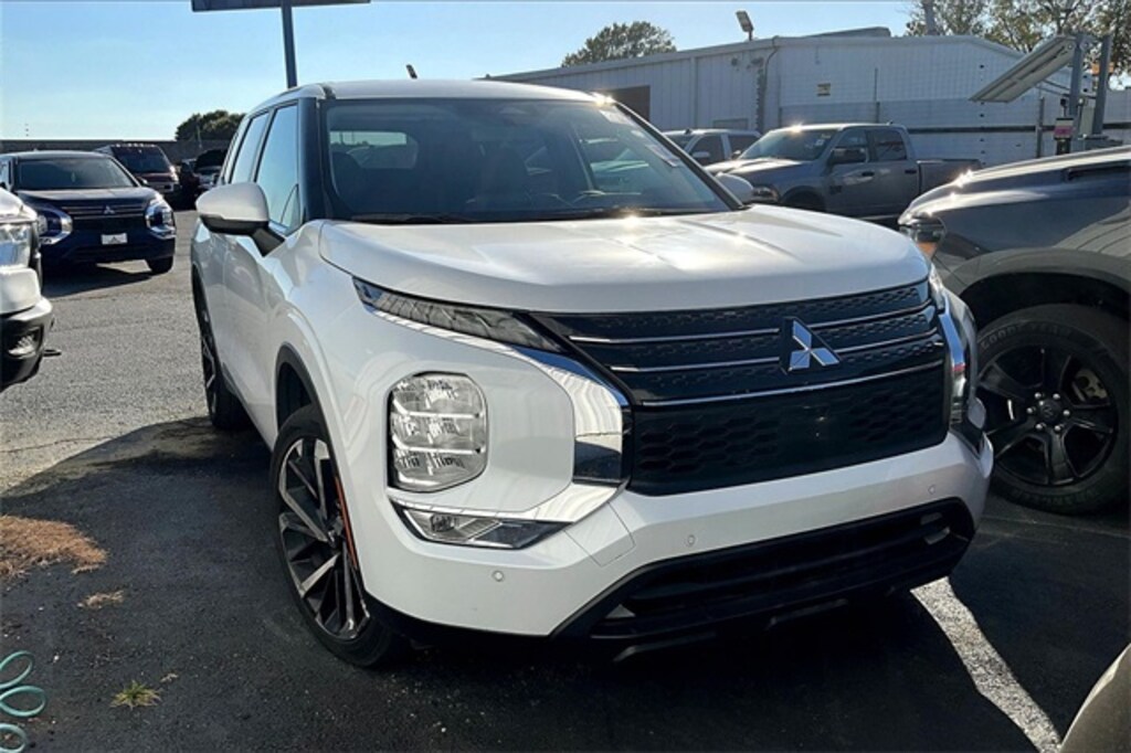 Certified 2024 Mitsubishi Outlander SE SUV