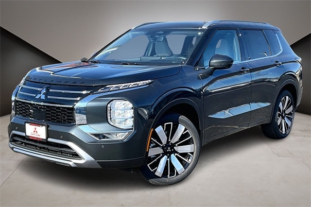 2026 Mitsubishi Outlander SEL's photo