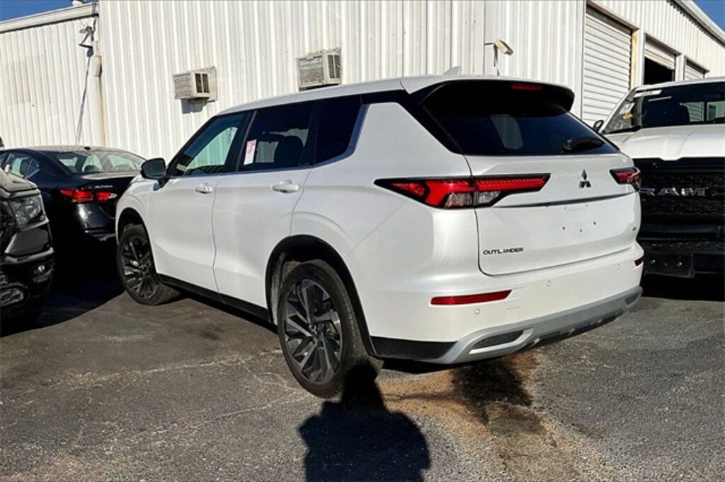 Certified 2024 Mitsubishi Outlander SE SUV