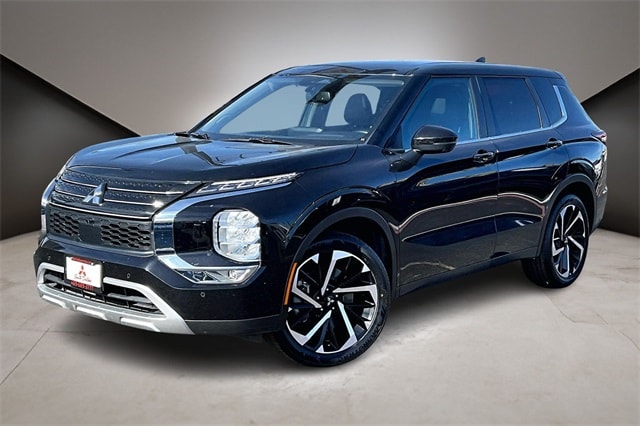 2024 Mitsubishi Outlander SE's photo