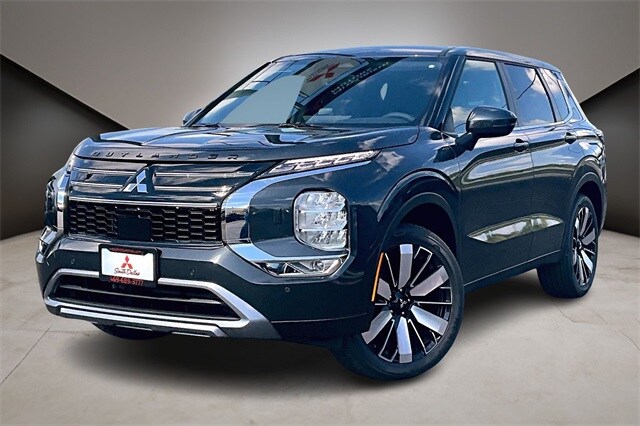 2025 Mitsubishi Outlander SE's photo