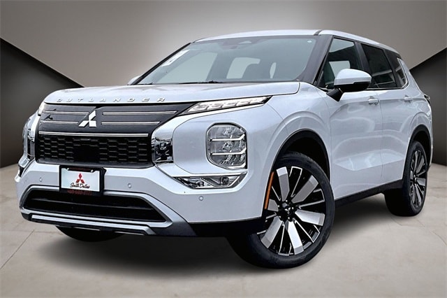 2025 Mitsubishi Outlander SE's photo