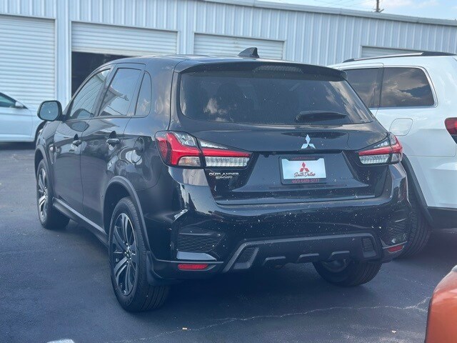 2025 Mitsubishi Outlander Sport ES photo 2