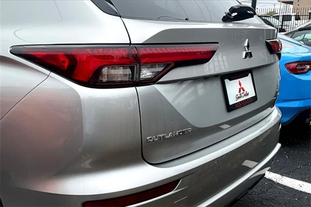 Certified 2023 Mitsubishi Outlander SE SUV