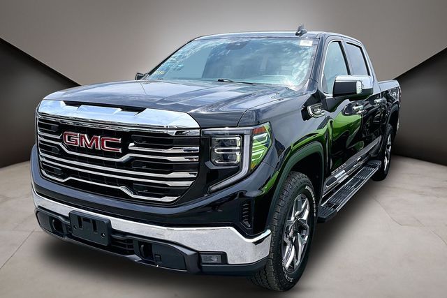 2022 GMC Sierra 4WD Crew Cab Short Box SLT's photo