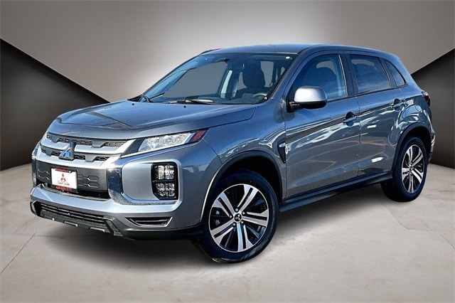 2025 Mitsubishi Outlander Sport ES's photo